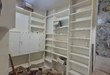صيدليات للبيع
