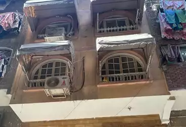 House / Home For sale - 8 rooms