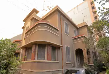 Villas For sale - 8 rooms