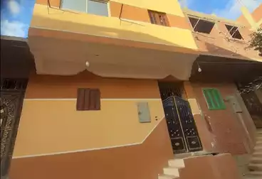 House / Home For sale - 4 rooms