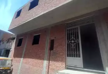 House / Home For sale - 4 rooms