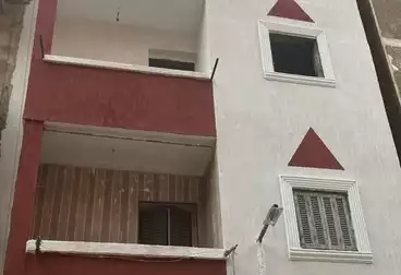 House / Home For sale - 6 rooms