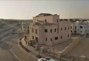 توين هاوس للبيع - 4 غرف