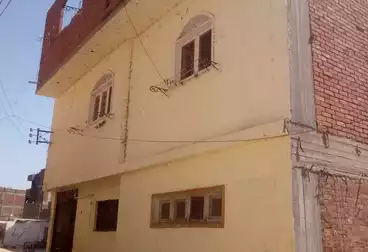 House / Home For sale - 3 rooms