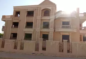 فلل للبيع - 8 غرف