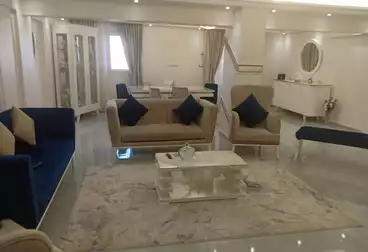 Furnished Apartment For sale - 3 rooms - floor 13