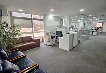 Corporate Branch For rent - 8 rooms - floor 4
