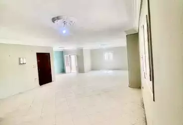 Apartments For sale - 3 rooms - floor 1