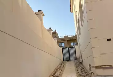 فلل للبيع - 7 غرف