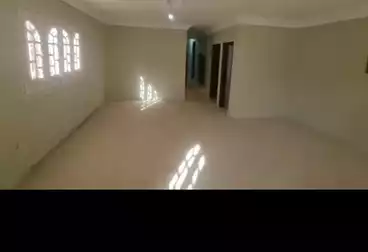 شقق للبيع - 3 غرف - بالدور 1