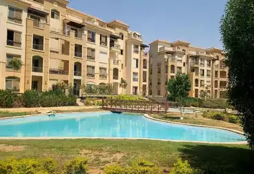 شقة بحديقة للبيع - 2 غرف - بالدور 0