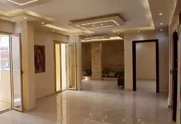 شقق للبيع - 4 غرف - بالدور 8