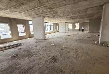 Administrative For rent - 4 rooms - floor 8