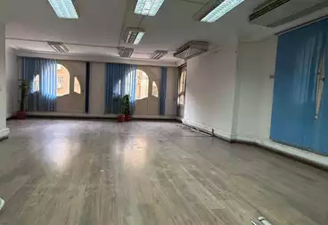 Administrative For rent - 5 rooms - floor 4