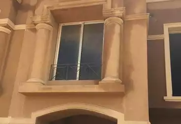 تاون هاوس للبيع - 4 غرف
