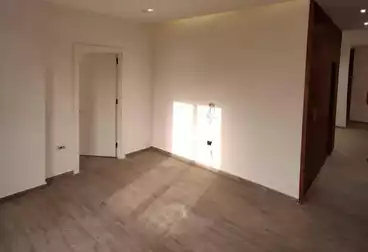 Apartments For sale - 4 rooms - floor 4
