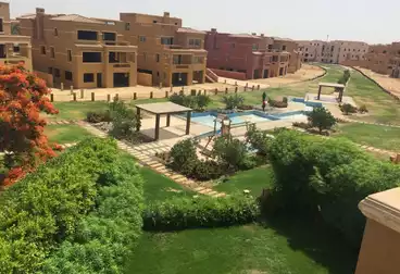 توين هاوس للبيع - 5 غرف