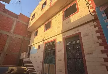 منزل / بيت للبيع - 6 غرف