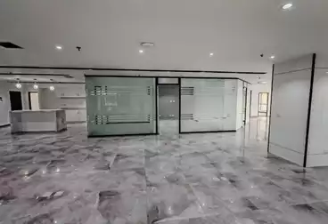 Administrative For rent - 5 rooms - floor 4