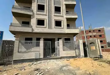 شقق للبيع - 3 غرف - بالدور 1