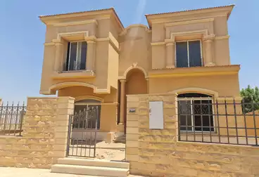 فيلا منفصلة للبيع - 6 غرف