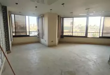 Apartments For sale - 3 rooms - floor 4