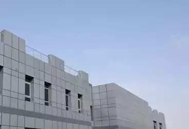 مصنع للإيجار