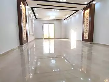 شقق للبيع - 4 غرف - بالدور 1
