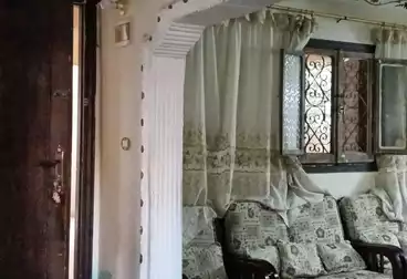 Building For sale - 5 rooms