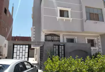 Building For sale - 3 rooms