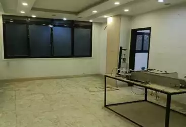 Apartments For sale - 3 rooms - floor 1