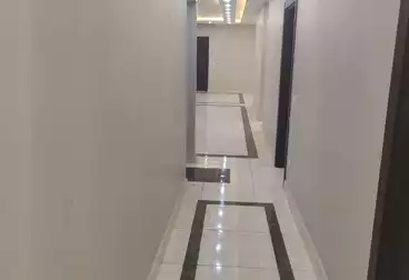 شقق للإيجار - 3 غرف - بالدور 0
