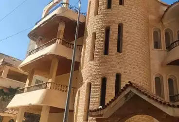 Garden Villa For sale - 7 rooms