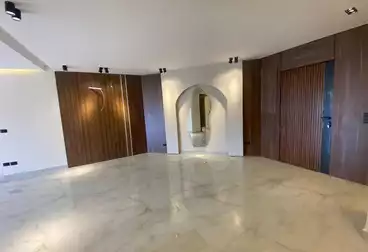 ستوديو بحديقة للبيع - 1 غرف - بالدور 0
