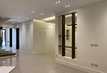 فيلا منفصلة للإيجار - 6 غرف