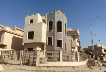 Villas For sale - 9 rooms