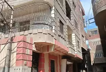 House / Home For sale - 4 rooms