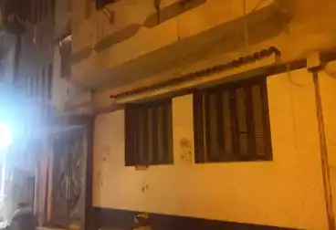 Building For sale - 8 rooms