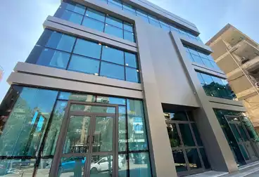 مبنى إداري للإيجار - 10 غرف