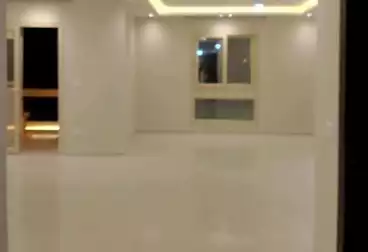 مكاتب للإيجار - 3 غرف - بالدور 3