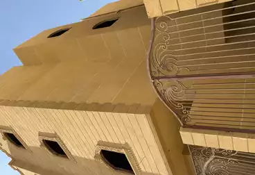 Building For sale - 12 rooms
