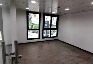 مبنى إداري للإيجار - 30 غرف
