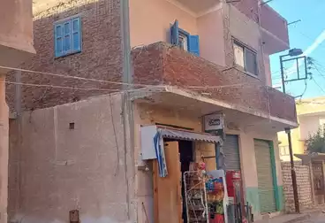 منزل / بيت للبيع - 6 غرف