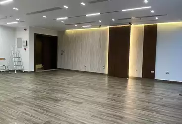 مقر إداري للإيجار - 4 غرف - بالدور 2