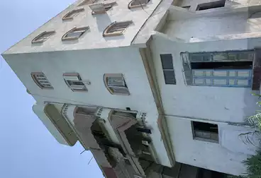 Building For sale - 3 rooms