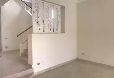 Town House For rent - 4 rooms