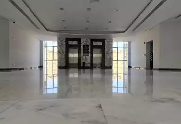 مكاتب للإيجار - 1 غرف - بالدور 1