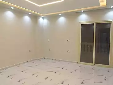 شقق للبيع - 3 غرف - بالدور 1