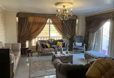 Furnished Apartment For sale - 3 rooms - floor 8