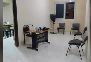 إداري للإيجار - 2 غرف - بالدور 3